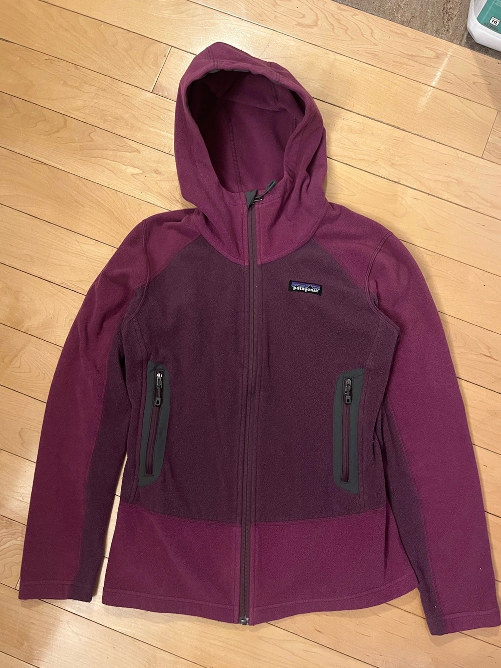 Patagonia Women's Hooded Fleece Jacket - Deep Berry xs